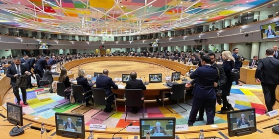 AB, Ukrayna’ya silah yardımı için kullanılan fonu artırıyor