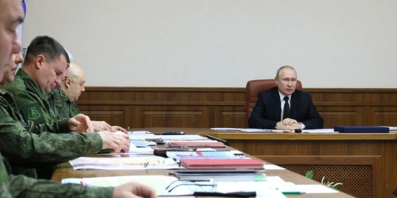 Putin, Ukrayna’daki savaşta görev yapan birliklerin ortak karargahında