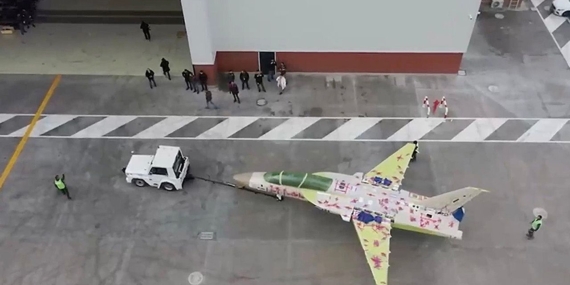 Türkiye’nin jet eğitim uçağı Hürjet ilk uçuşa ilerliyor
