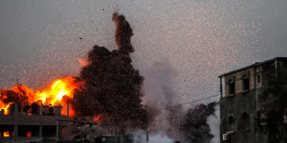 İsrail Savaş Uçakları Bu Gece De Gazze Şeridi’nde Bir Mülteci Kampını Bombaladı