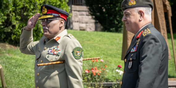 Orgeneral Gürak, Pakistanlı mevkidaşı Mirza ile görüştü