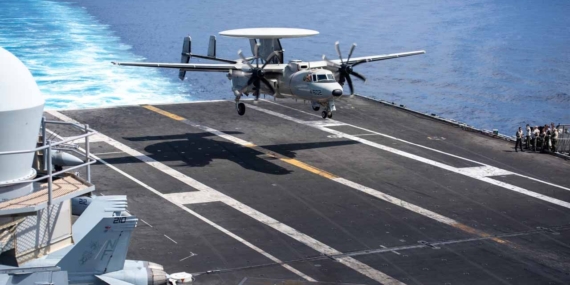 ABD Donanması, E-2 Hawkeye uçakları için yeni iniş takımı geliştirdi