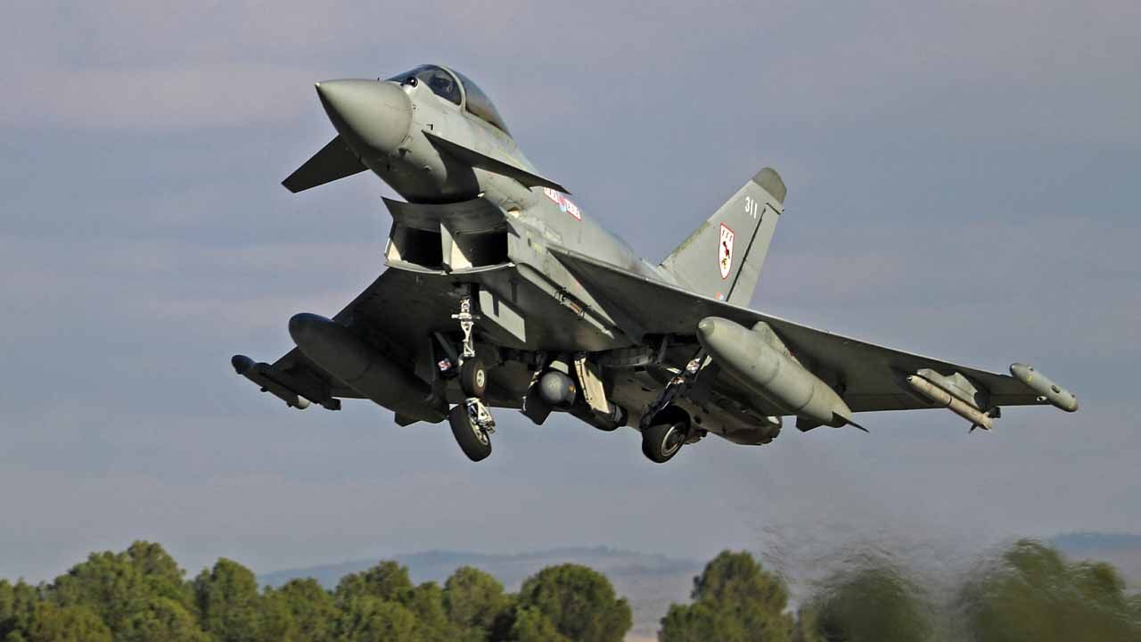 İspanya, 25 yeni Eurofighter Typhoon savaş uçağı siparişi verdi