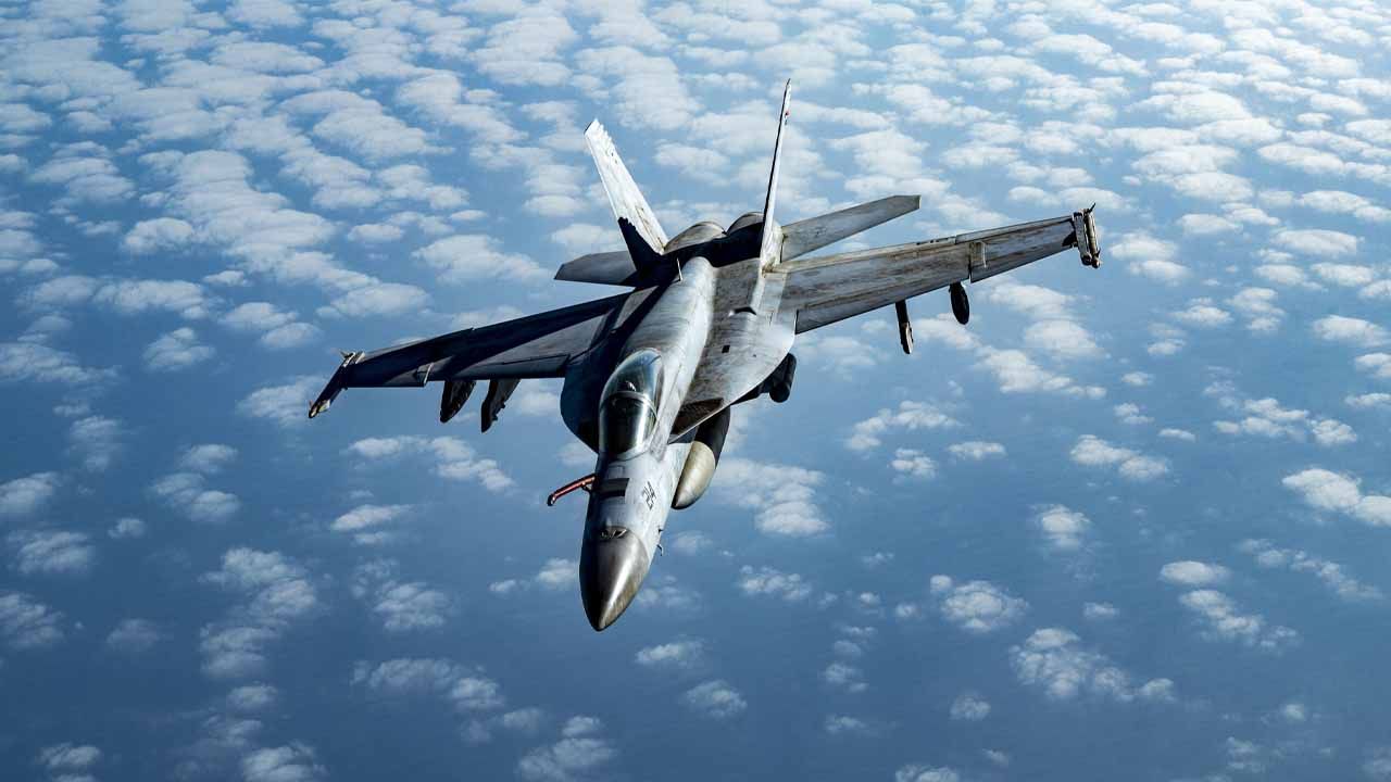 ABD Donanması’na ait F/A-18 savaş uçağı dost ateşi ile düşürüldü