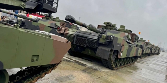 Polonya, M1A2 SEP v.3 Abrams tanklarını teslim aldı