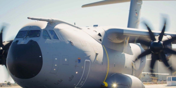 Almanya, ilk DIRCM sistemli A400M uçağını teslim aldı