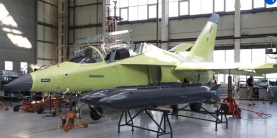 Rusya, geliştirilmiş Yak-130M savaş eğitim uçağını tanıttı