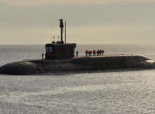 Birleşik Krallık Rus denizaltılarını yakın takibe aldı