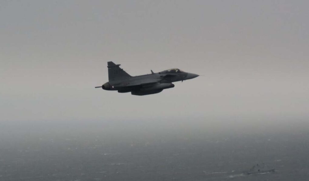 İsveç, Kattegat’taki Rus denizaltısı için Gripen’leri havalandırdı