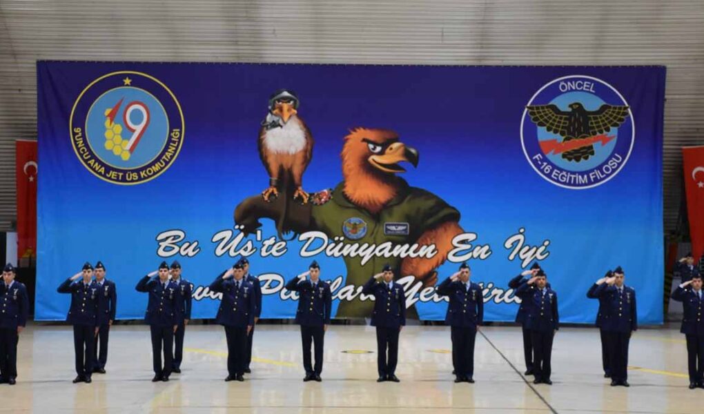 80. dönem F-16 pilotları tam harbe hazır: Balıkesir'de yören