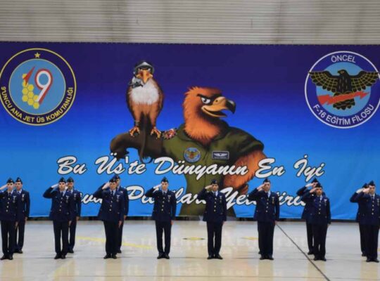 80. dönem F-16 pilotları tam harbe hazır: Balıkesir'de yören