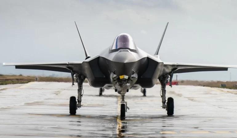 ABD'li senatörden Türkiye'ye F-35 tehdidi: Asla alamayacak