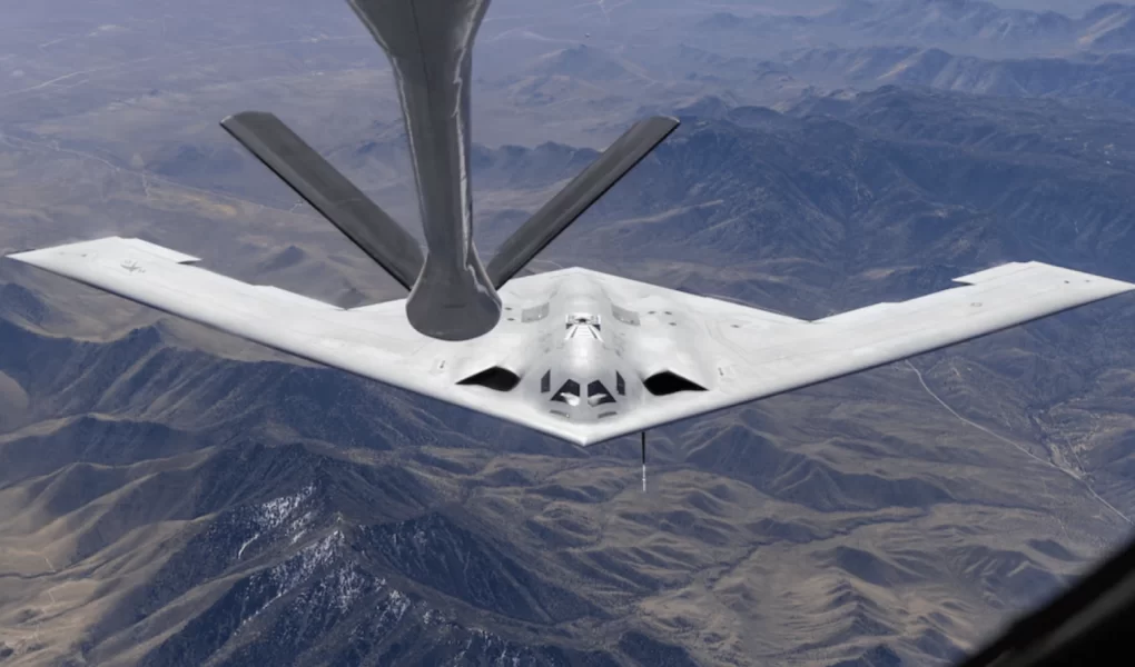 B-21 Raider ilk kez gökyüzünde görüntülendi