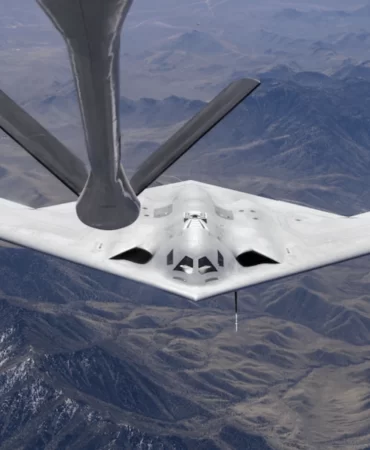B-21 Raider ilk kez gökyüzünde görüntülendi