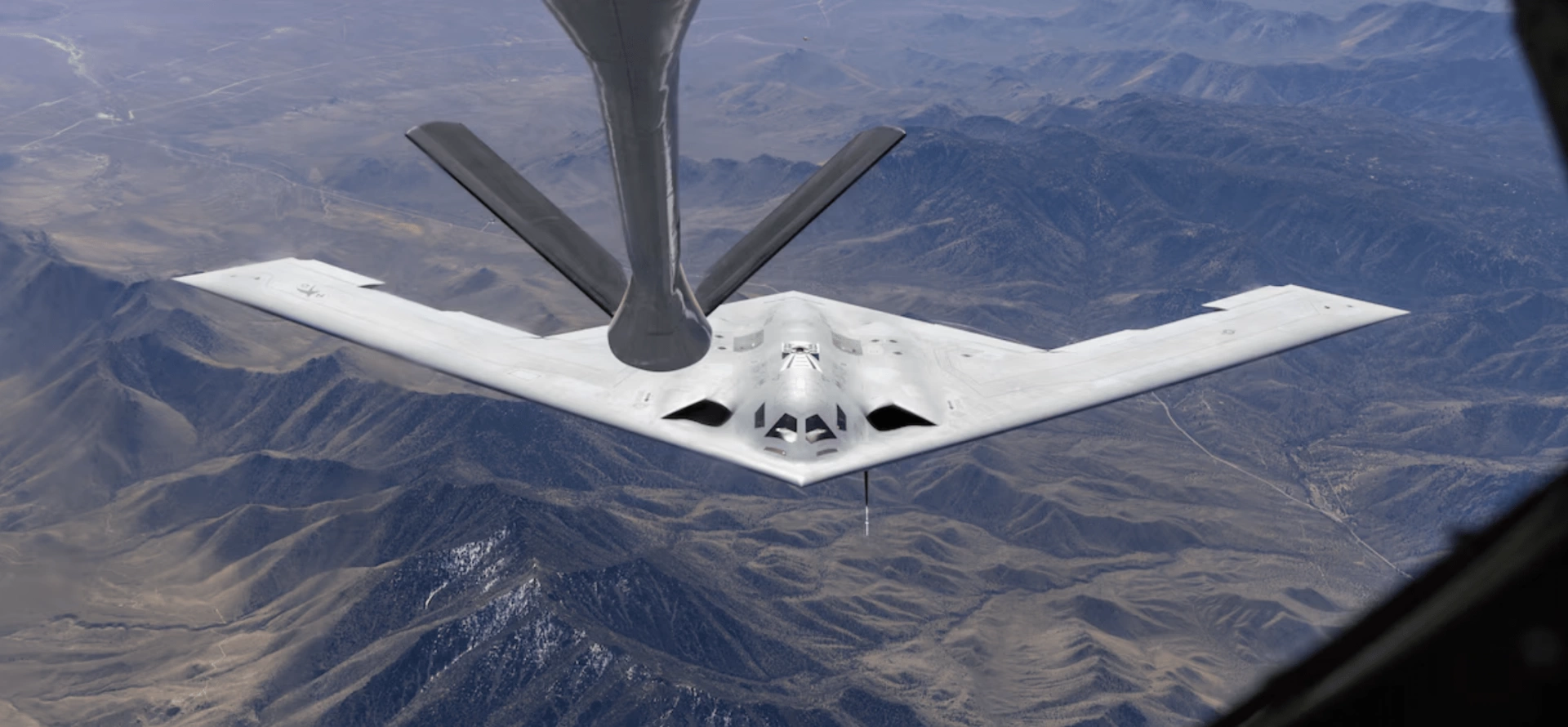 B-21 Raider ilk kez gökyüzünde görüntülendi