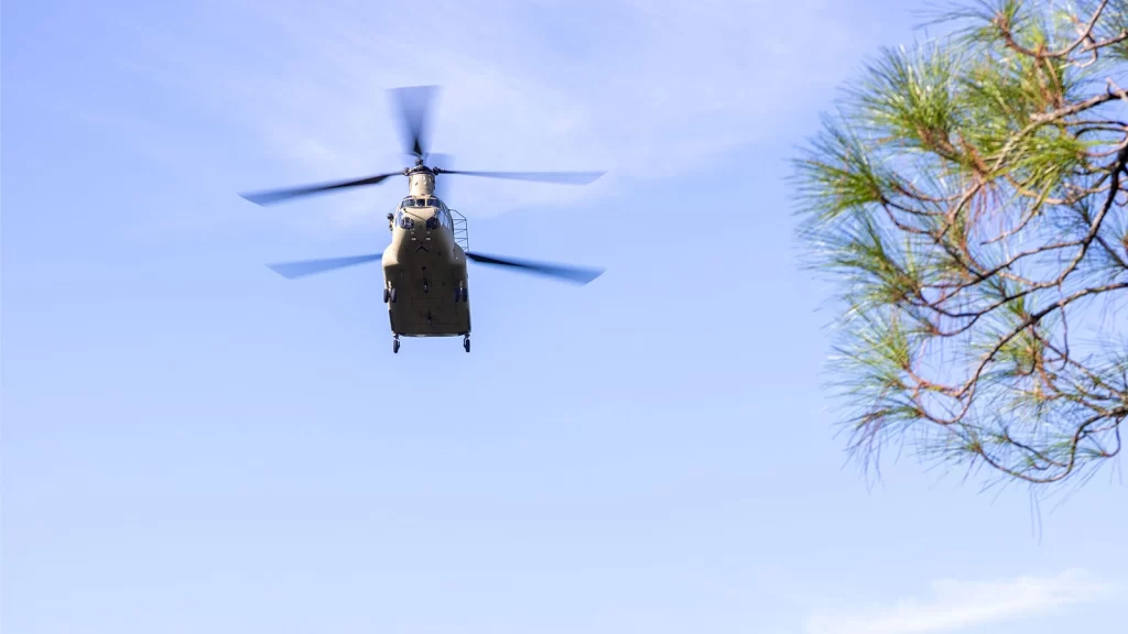Chinook helikopterinden tarihi 'pilotsuz iniş' başarısı