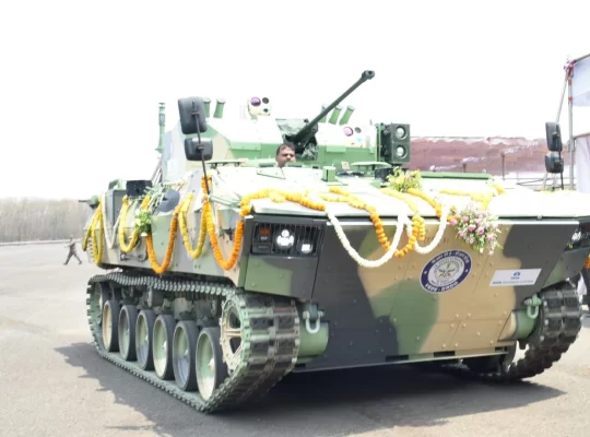 Hindistan'dan BMP-2 yerine yerli zırhlı platform hamlesi