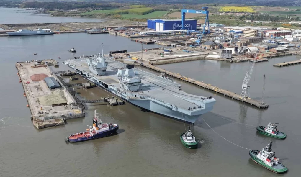 İngiliz amiral gemisi HMS Queen Elizabeth göreve dönüyor