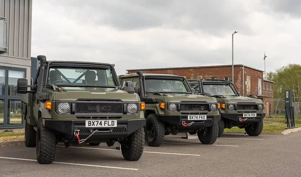 İngiliz ordusunun efsanevi Land Rover'larına Toyota imzalı halef