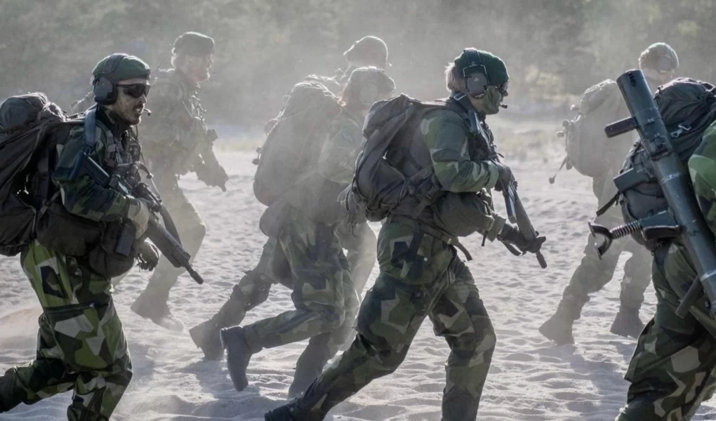 İsveç NATO'nun Finlandiya'daki kara gücü komutasını üstleniyor