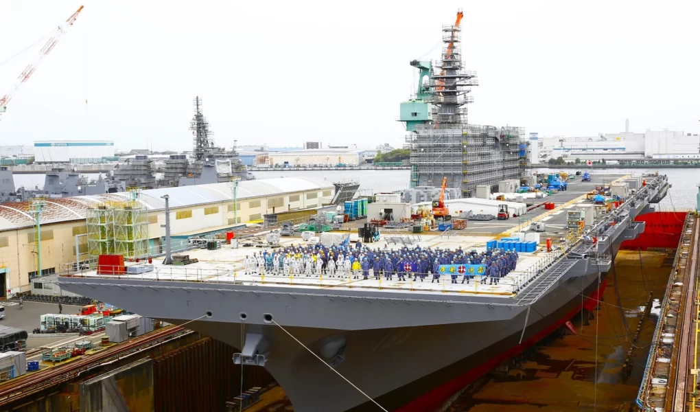 Japonya ikinci helikopter gemisini uçak gemisine dönüştürdü
