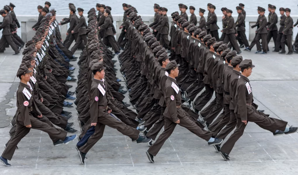 Pyongyang'da savaş müzesi: Ele geçirilen Batı silahları sergileniyor