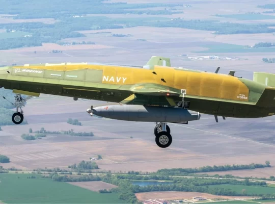 Uçak gemilerinde yeni dönem: MQ-25A Stingray havalandı