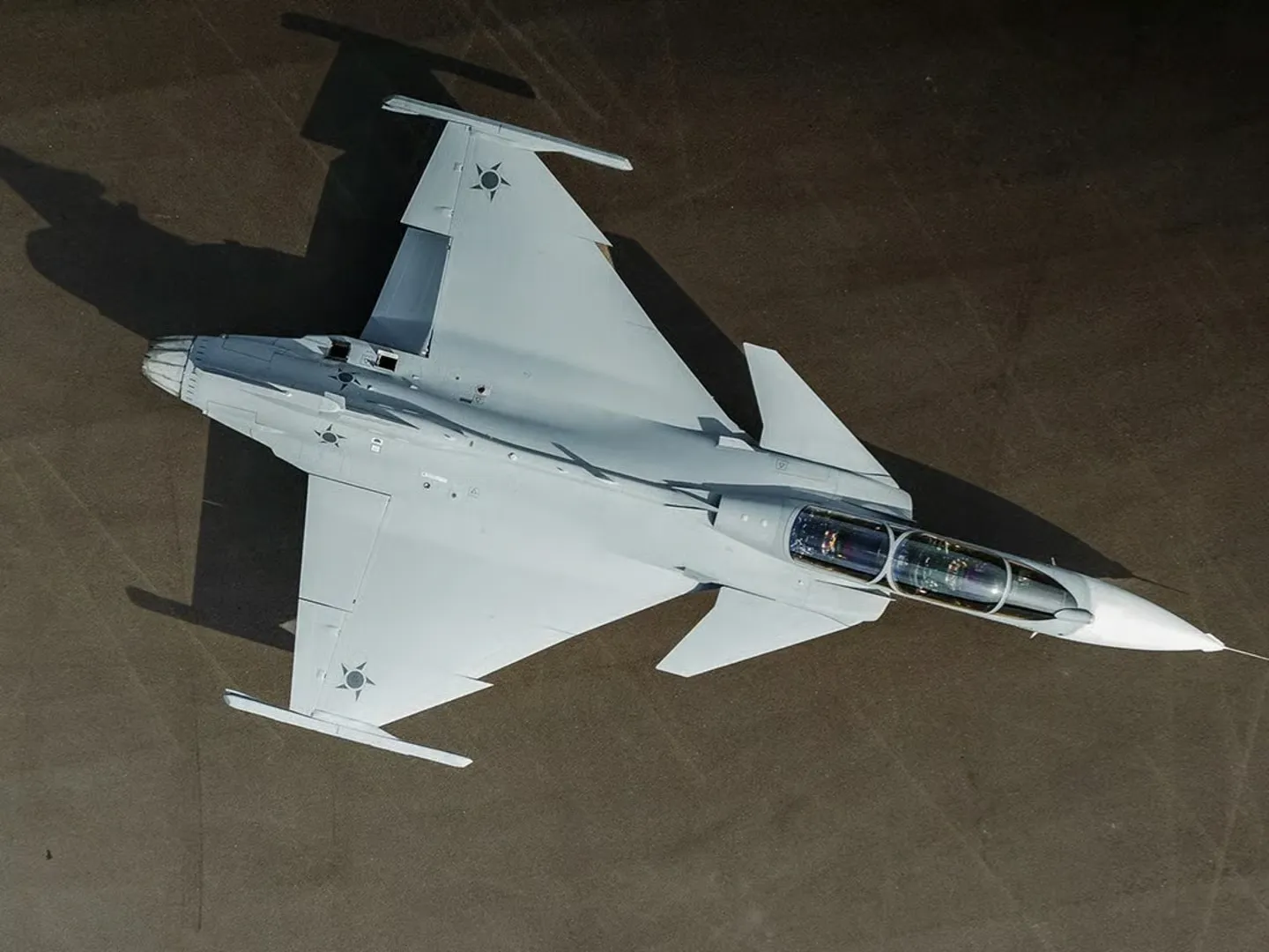 Brezilya'nın yeni gücü: İlk çift koltuklu Gripen F tanıtıldı