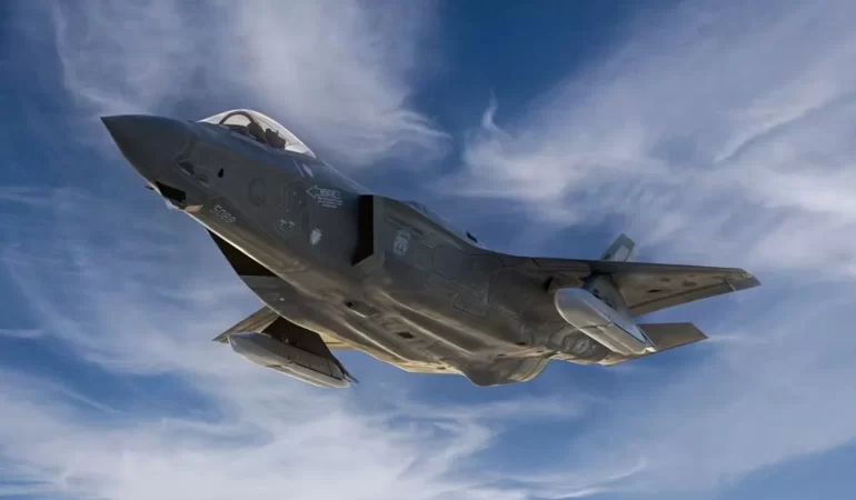 Danimarka F-35 filosuna 842 milyon dolarlık füze takviyesi
