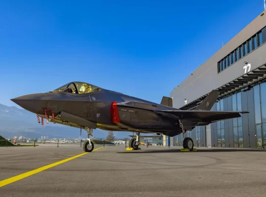 Danimarka'nın F-35 faturası 2,2 milyar dolar kabardı