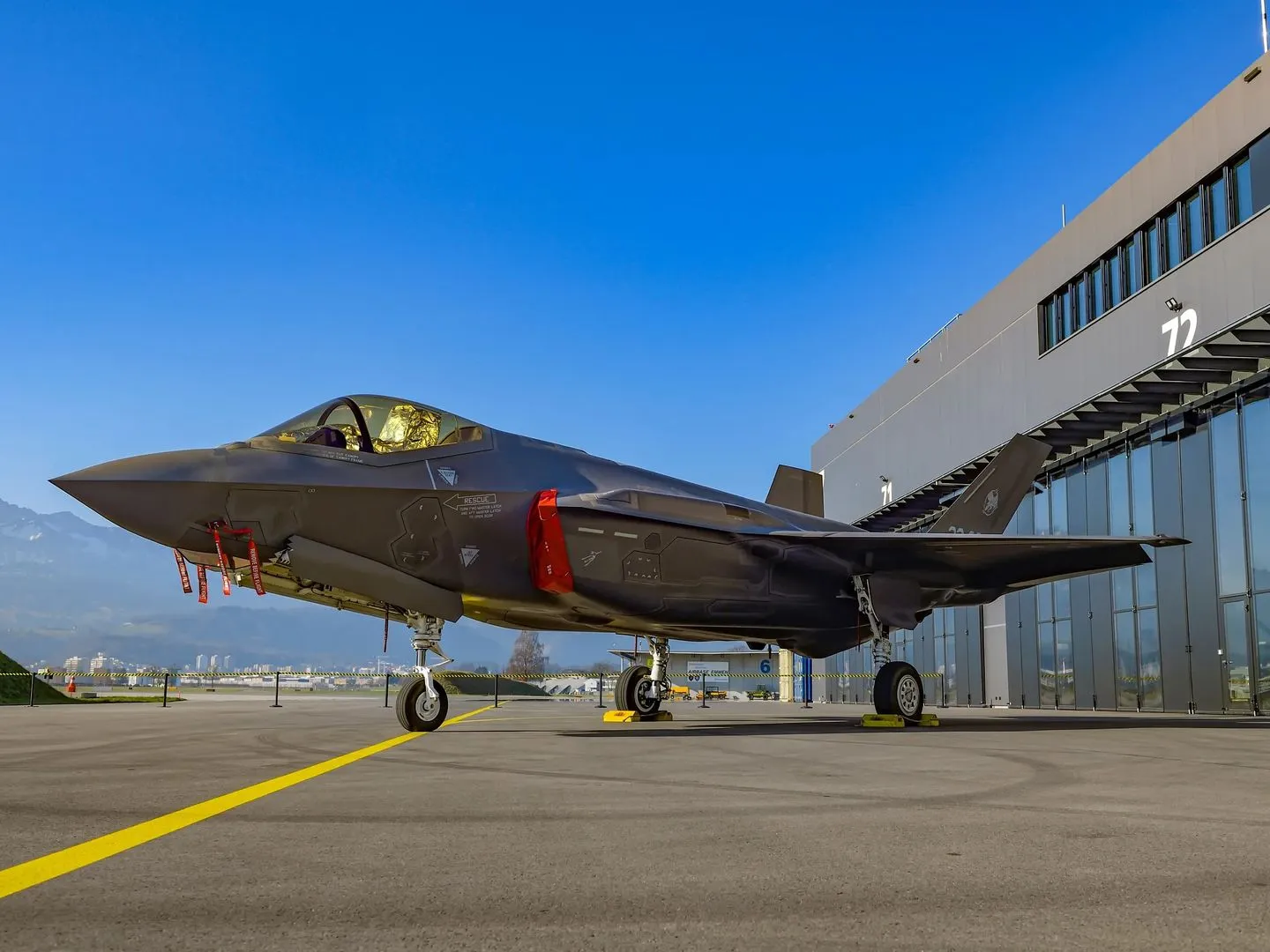 Danimarka'nın F-35 faturası 2,2 milyar dolar kabardı