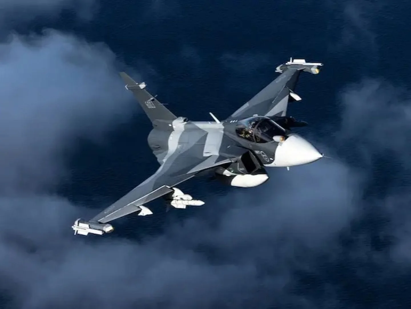 Kanada'dan Şok Karar: F-35 Azalıyor, Gripen Geliyor!
