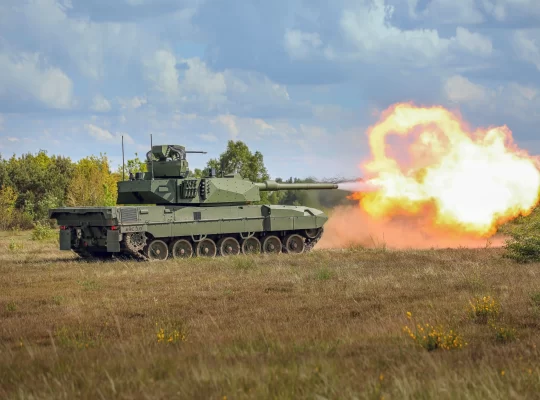 Tankların geleceği şekilleniyor: Yeni Leopard 2 görücüye çıktı!