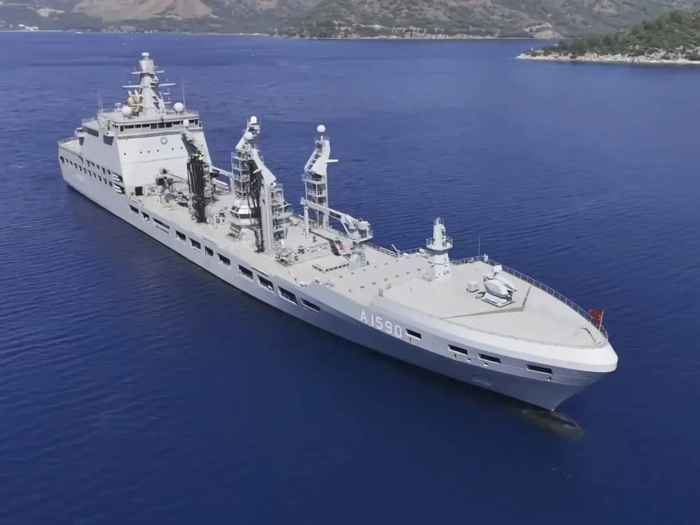 TCG Derya Denizkurdu tatbikatında lojistik gücünü gösterdi