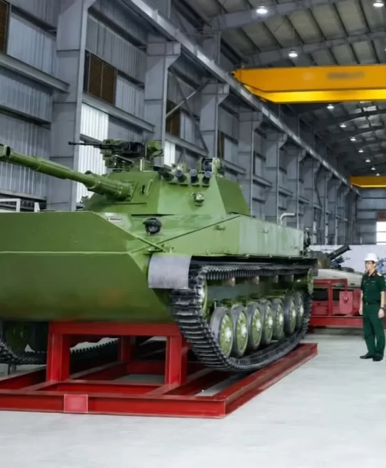 Vietnam'dan gövde gösterisi: Yerli amfibi tankı T-1 sahnede
