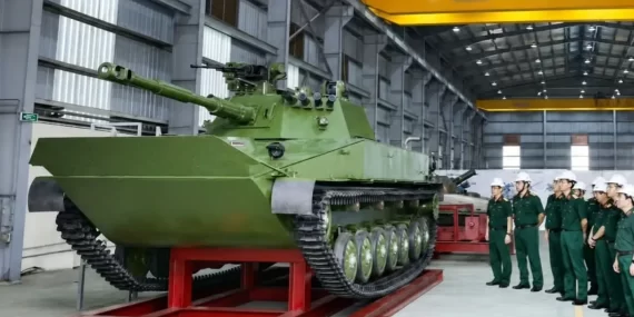 Vietnam’dan gövde gösterisi: Yerli amfibi tankı T-1 sahnede
