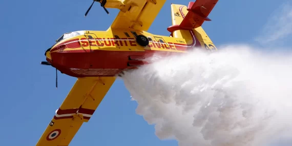 12 saniyede tonlarca su çeken gökyüzü devi: Canadair CL-415