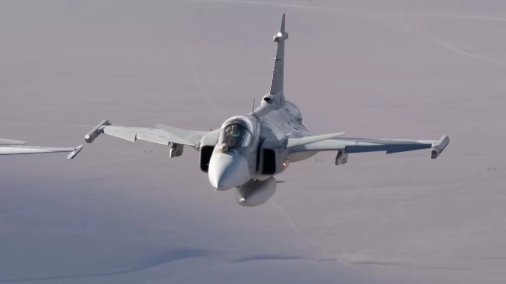 Brezilya'nın F-39E savaş uçakları ilk kez yurt dışında