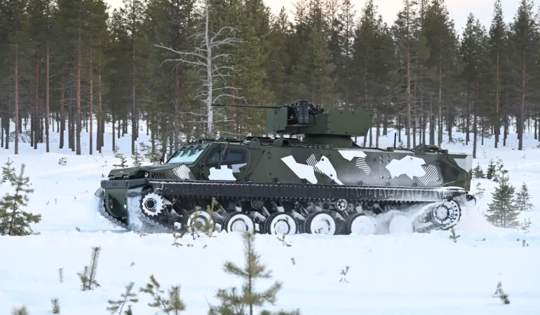 Finlandiya, Norveç ve Letonya'dan ortak zırhlı araç adımı