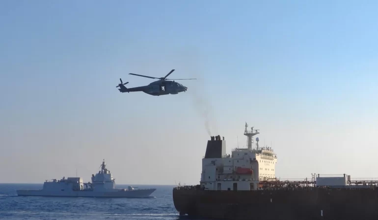 Akdeniz'de Rus gölge filosuna ait tanker helikopterle basıldı