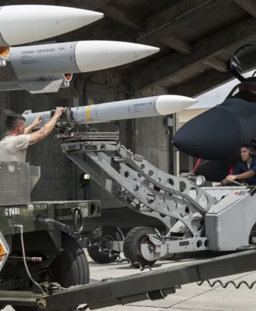 Avustralya'dan milyarlık AIM-260 füzesi hamlesi