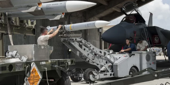 Avustralya'dan milyarlık AIM-260 füzesi hamlesi