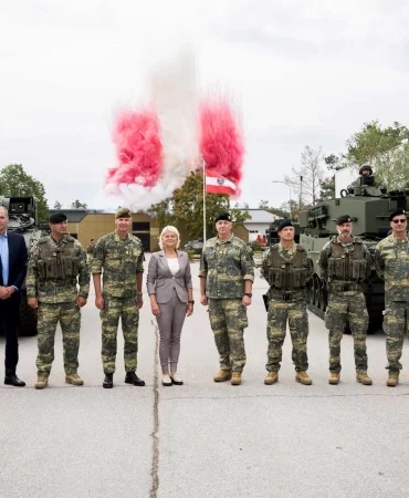 Avusturya'ya modernize Leopard ve Ulan teslimatı başladı