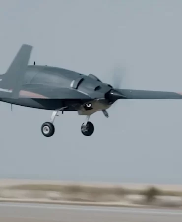 BAE'den sivil uçaktan dönüştürülen Jernas-m dron testi