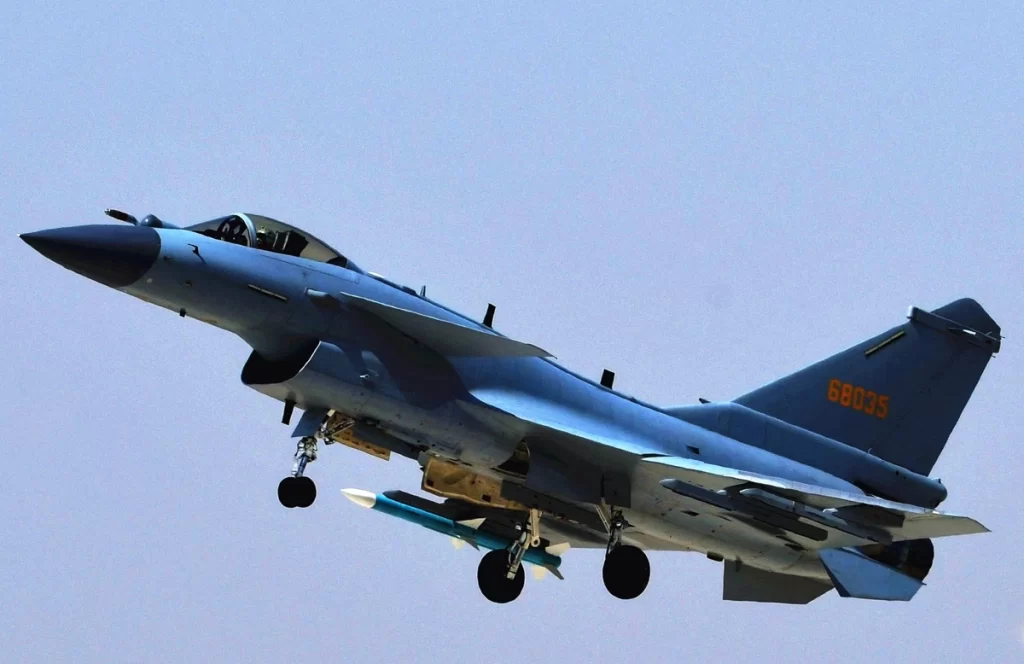 Bangladeş'ten 2,3 milyar dolarlık imza: Çin'den J-10 alıyor