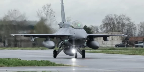 Bulgaristan'a F-16 şoku: Yeni teslimatlar 2030'a ertelendi!