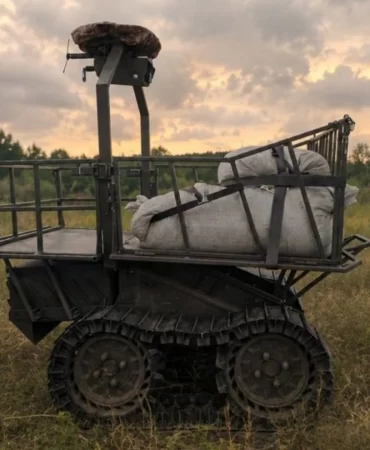Cepheye yeni güç: Ukrayna'dan 210 kg taşıyan kara robotu