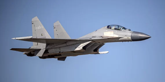 Çin J-16'ları Mısır semalarında: Rafale ile ilk hava düellosu