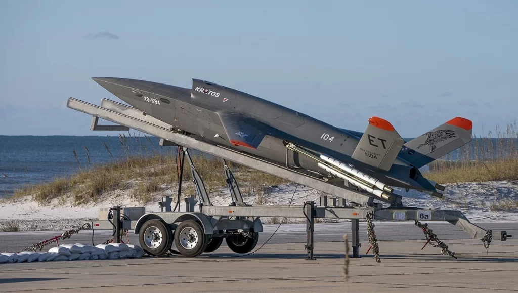 Görüş ötesinden otonom komuta: Valkyrie F-35'lerle uçtu
