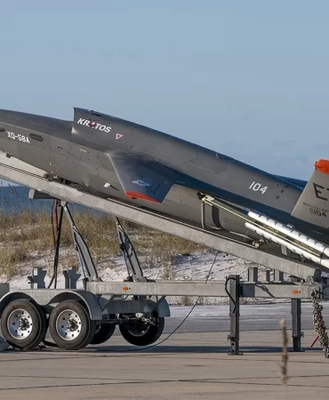 Görüş ötesinden otonom komuta: Valkyrie F-35'lerle uçtu